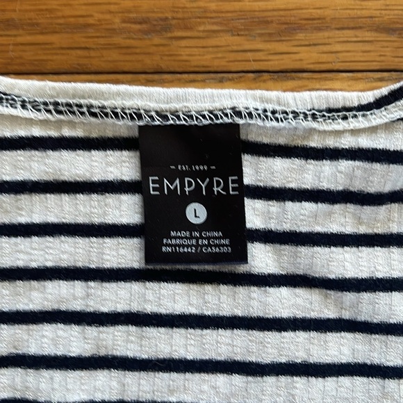 Striped button down crop top - Picture 2 of 3